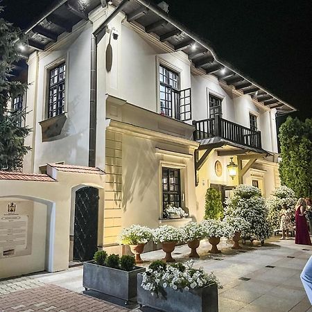 Dwor Anna Bed & Breakfast Ciecierzyn ภายนอก รูปภาพ