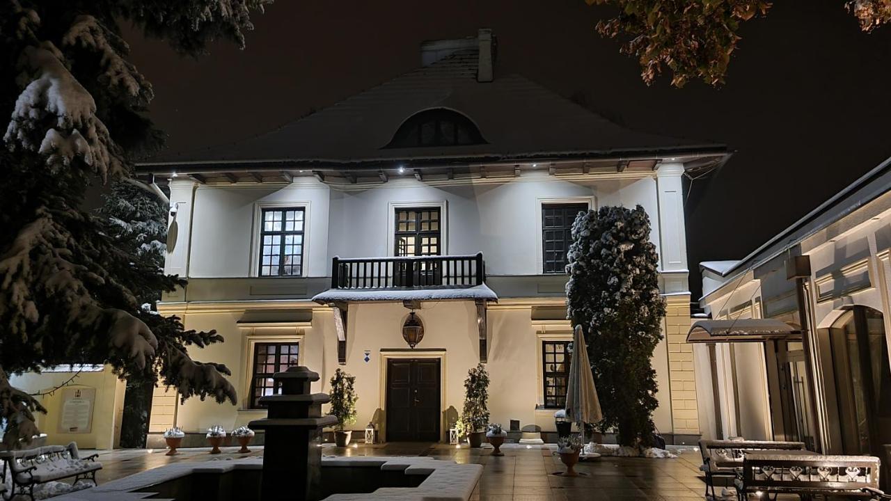Dwor Anna Bed & Breakfast Ciecierzyn ภายนอก รูปภาพ