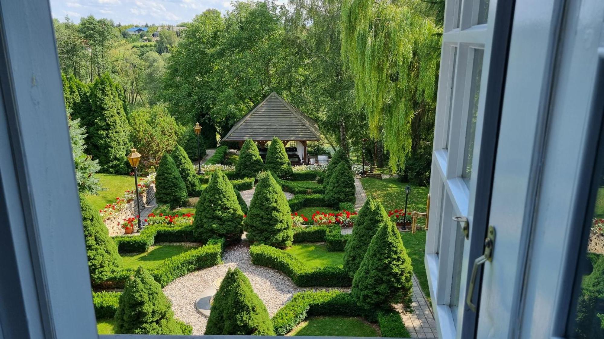 Dwor Anna Bed & Breakfast Ciecierzyn ภายนอก รูปภาพ