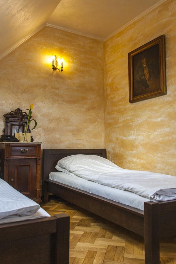 Dwor Anna Bed & Breakfast Ciecierzyn ภายนอก รูปภาพ
